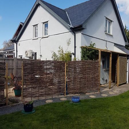 Post Office Row Apartment And Garden Crickhowell Exterior photo